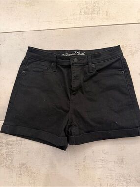 Universal Thread Black High-Rise Cuffed Jean Shorts